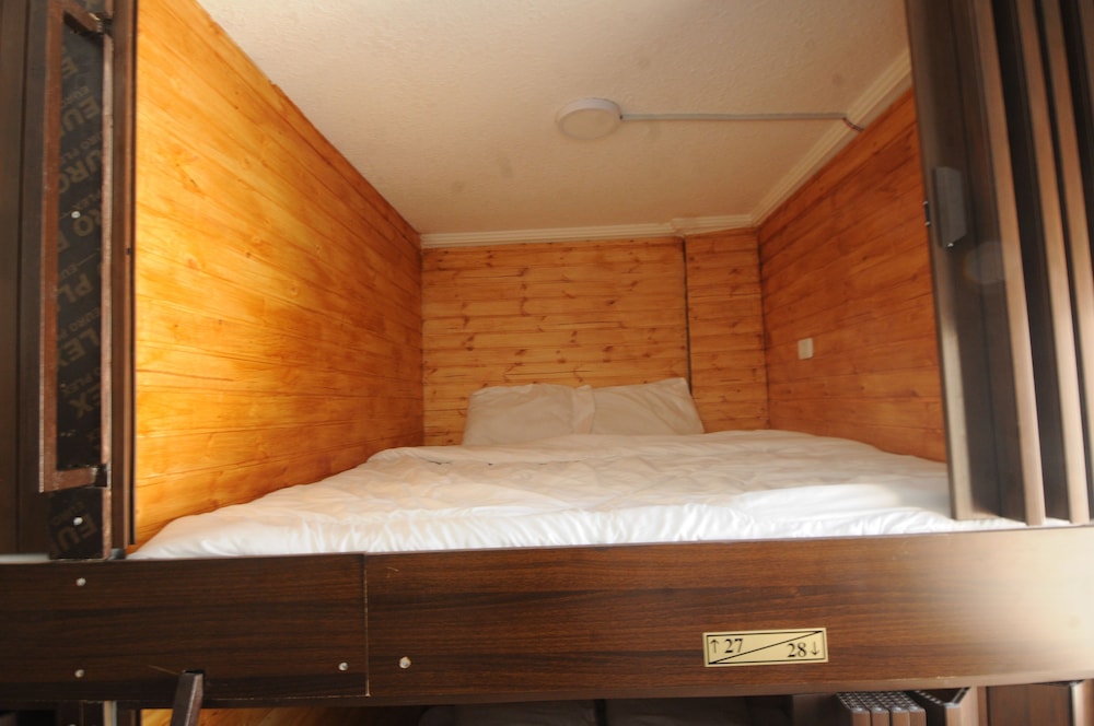 Shared Dormitory, 1 Twin Bed photo 2