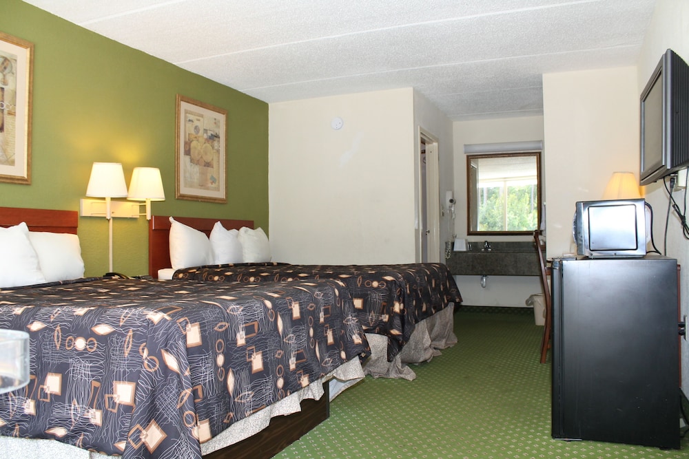 Standard Room, 2 Queen Beds, Non Smoking photo 1