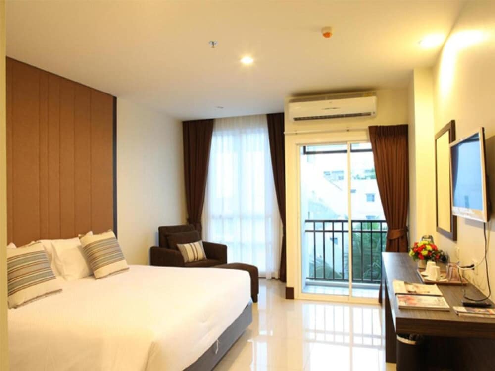 Premium Double or Twin Room photo 3