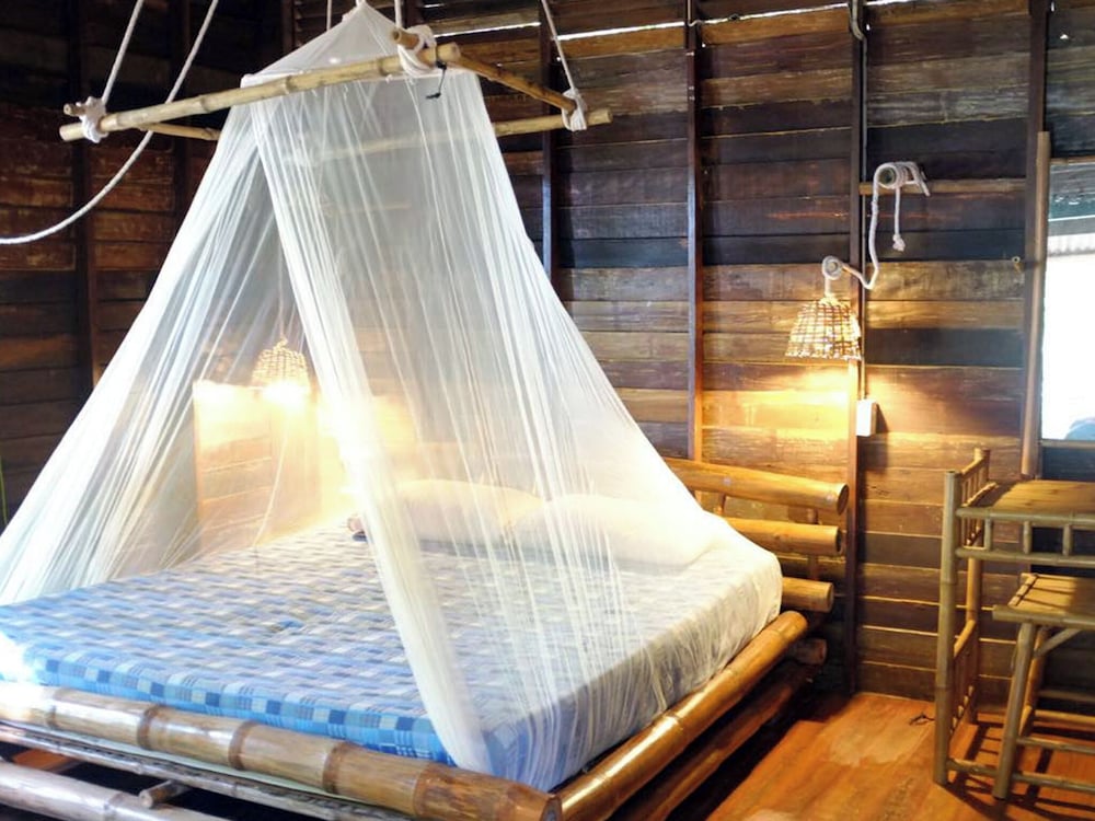 Basic Cabin, 1 King Bed, Sea View