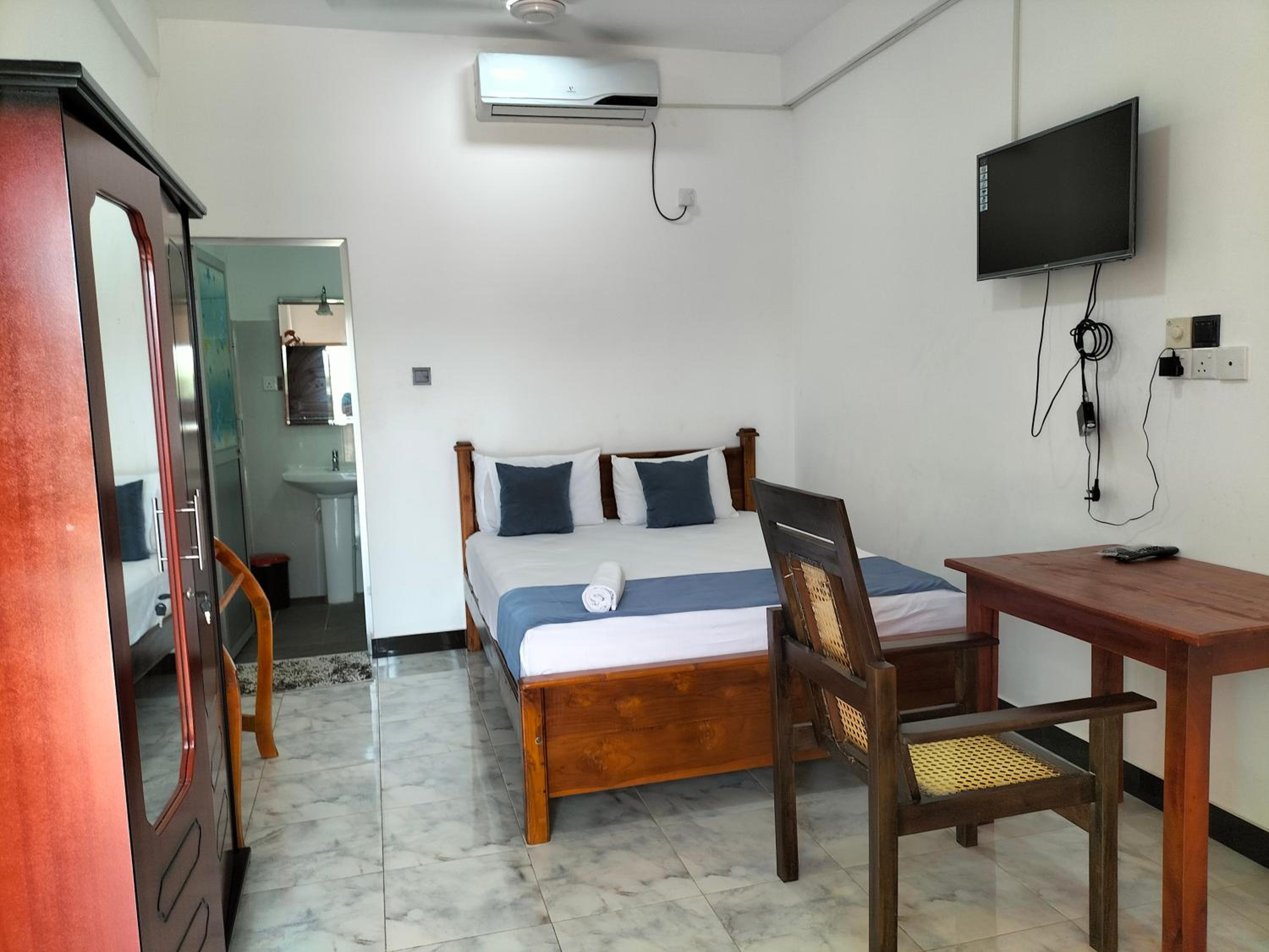 Large Single Room photo 1