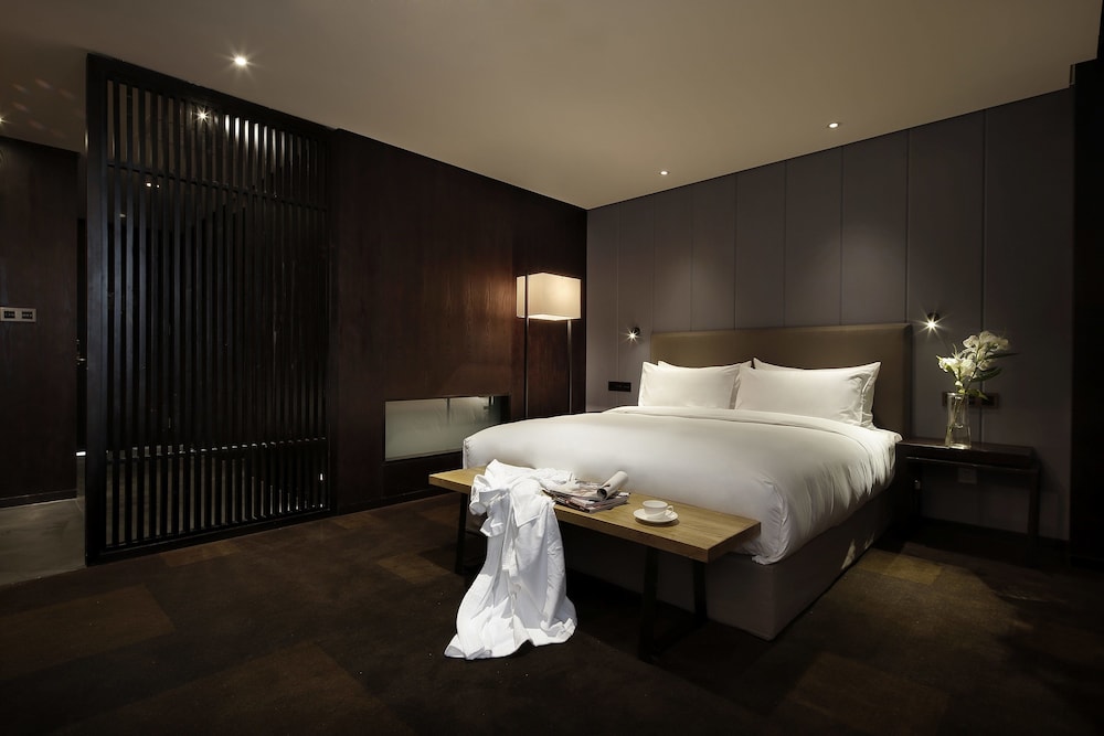 Business Suite photo 1