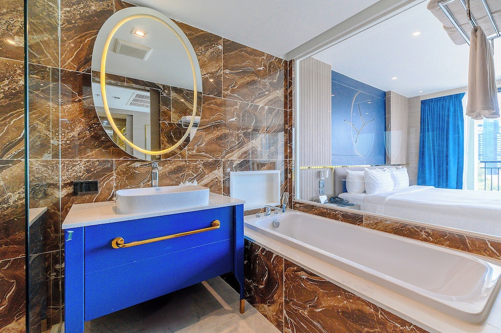 Premier Room (DEE Tower) - Photo 2