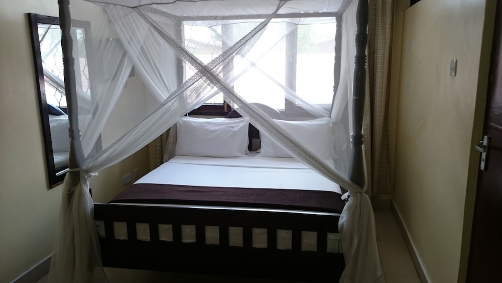 Basic Double Room, Non Smoking photo 1