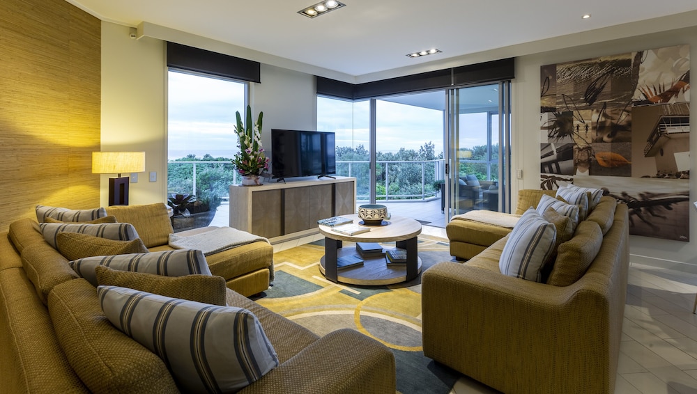Luxury Penthouse, 3 Bedrooms, Hot Tub, Ocean View photo 1