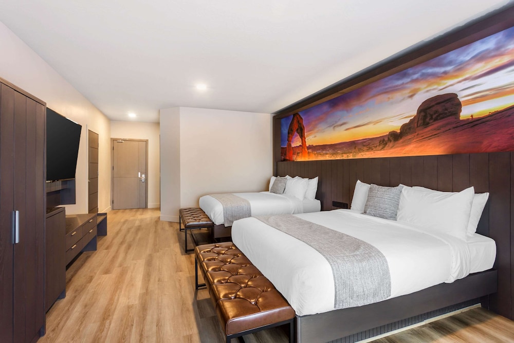 Room, Multiple Beds, Accessible, Non Smoking (Suite)