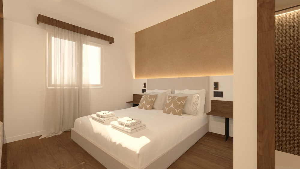 Suite, Balcony, Pool View - Photo 1