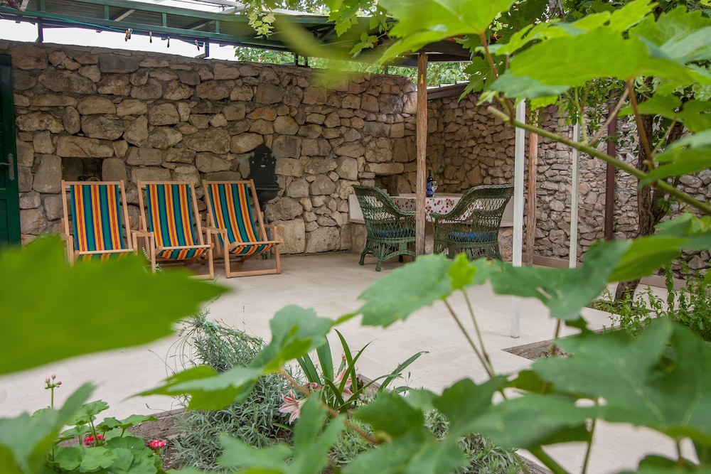 Family Cottage, Multiple Beds, Garden View photo 2