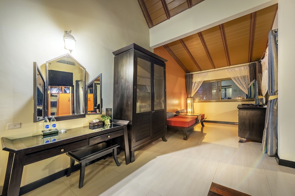 Emerald Suite - Photo 10