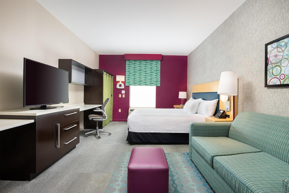 Premium Studio, 1 King Bed, Accessible photo 1