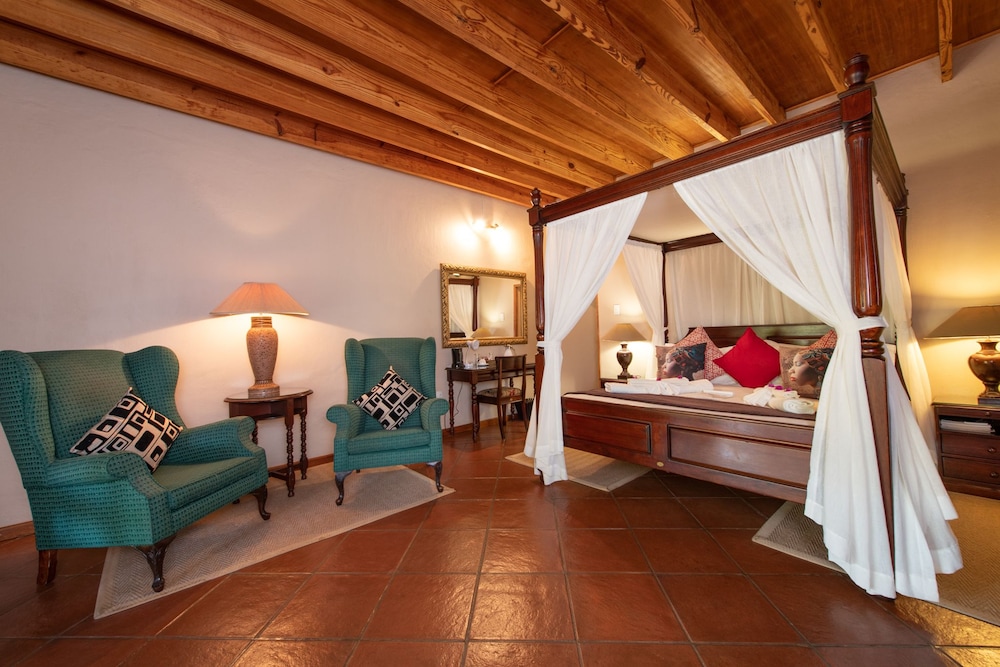 Honeymoon Suite - Photo 5