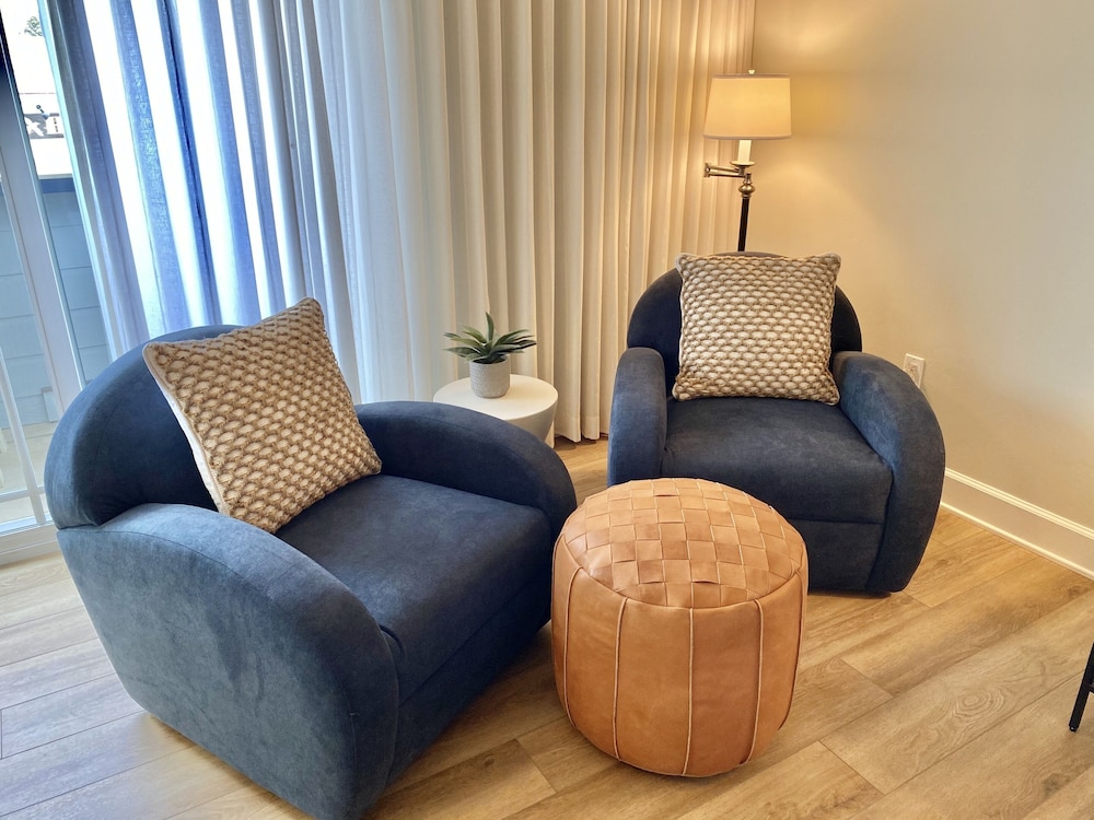 Premium Double Room, Accessible, Private Bathroom (b DRIFTWOOD )