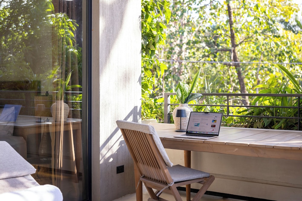 Luxury Loft, 1 Bedroom, Balcony, Garden View photo 2
