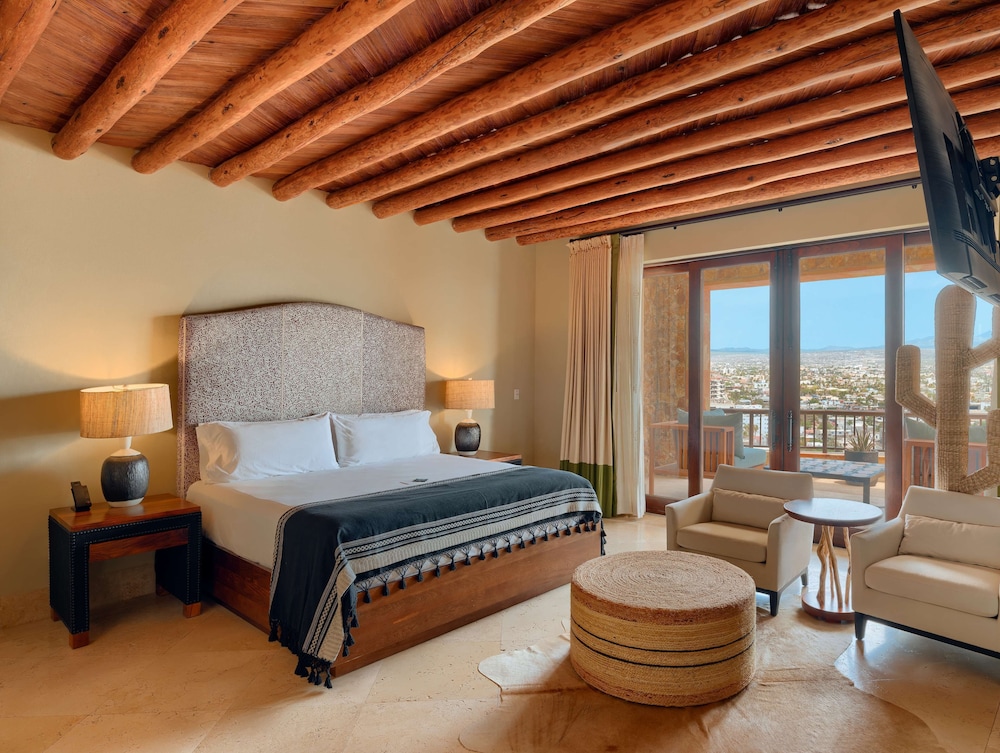 3 Bedroom Pedregal Private Home - Photo 1