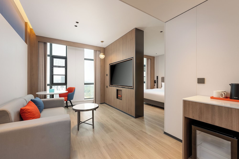 Suite, 1 King Bed