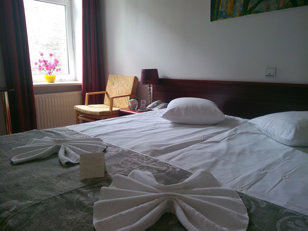Double or Twin Room - Photo 21