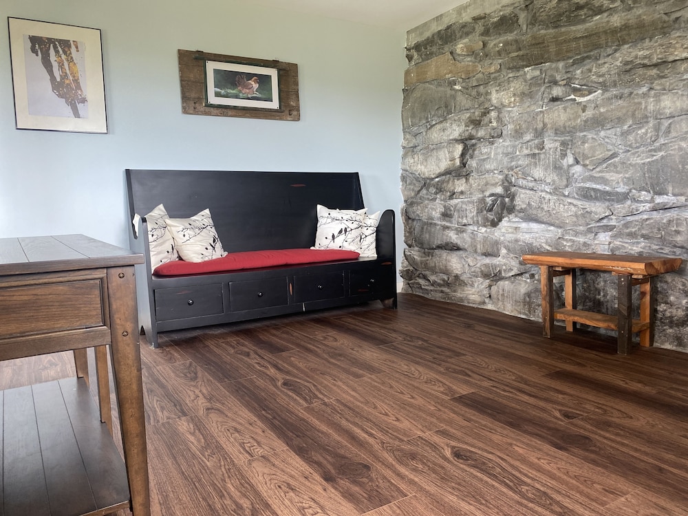 Bemis Suite w/patio photo 2