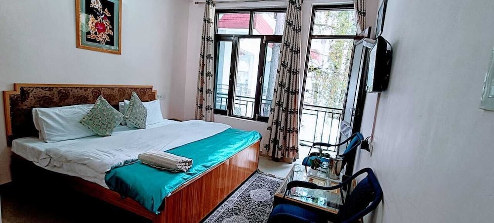 Deluxe Room - Photo 8