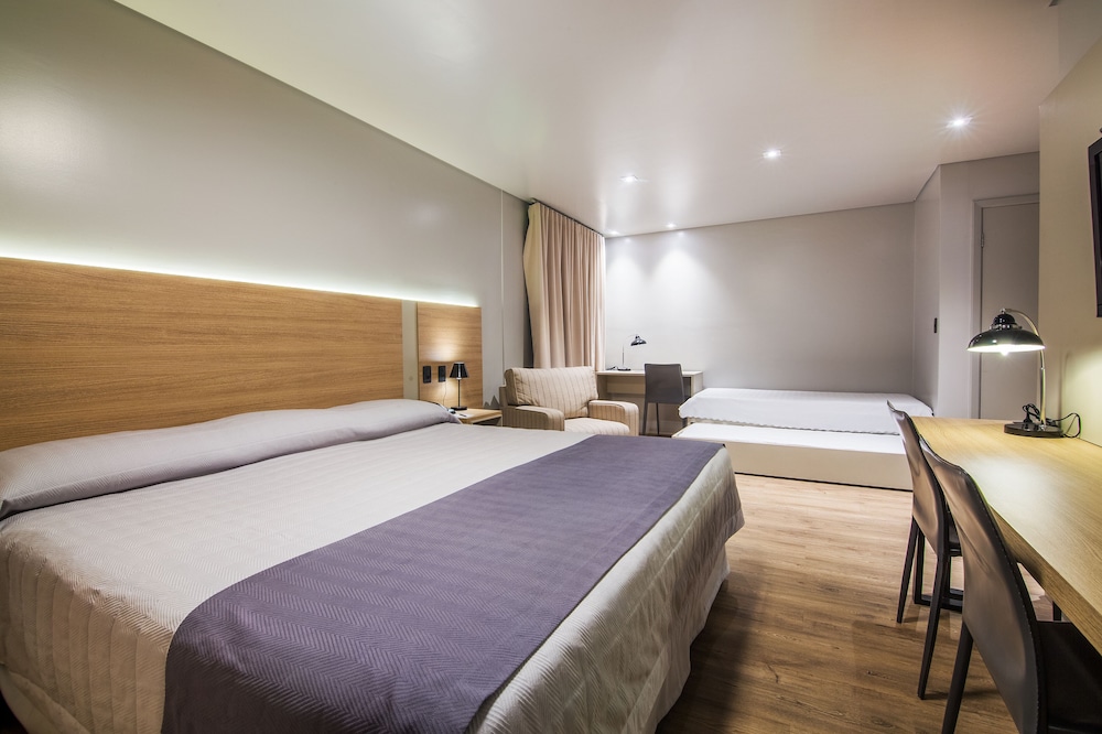 Deluxe Suite, 1 King Bed photo 1