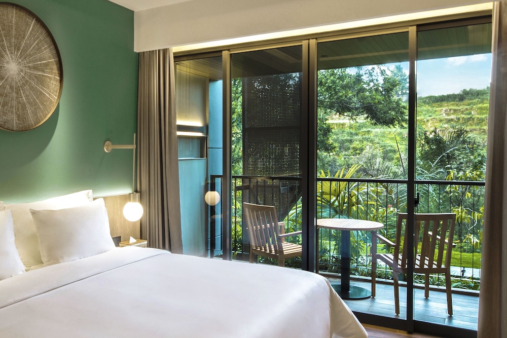 Executive Suite (Garden)
