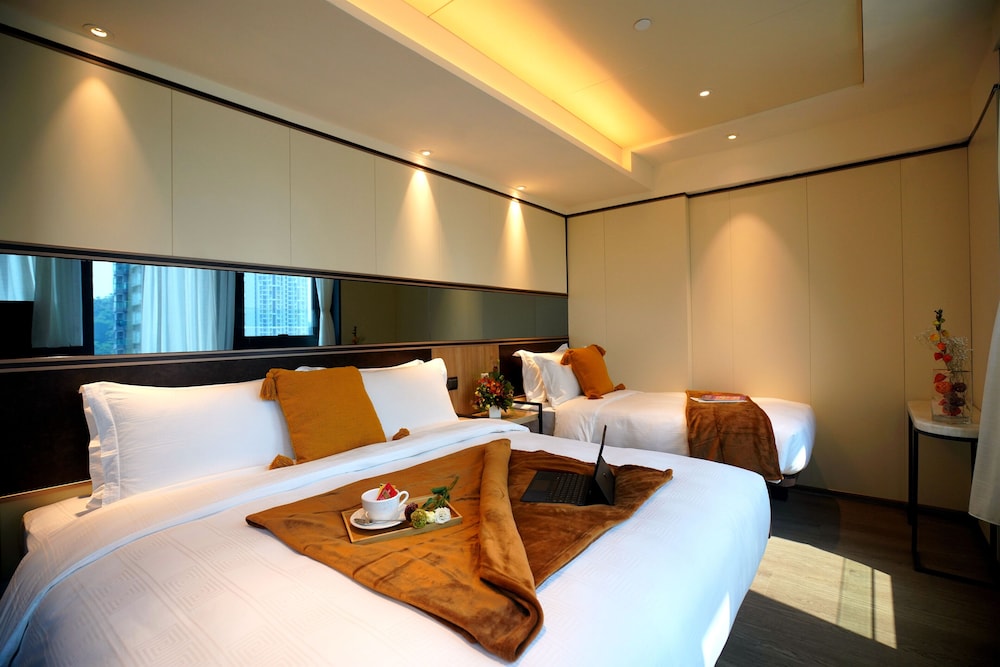 Premium Suite - Photo 3
