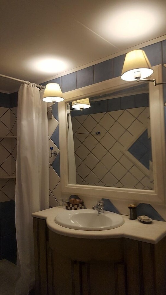 Room, Sea View - Photo 9