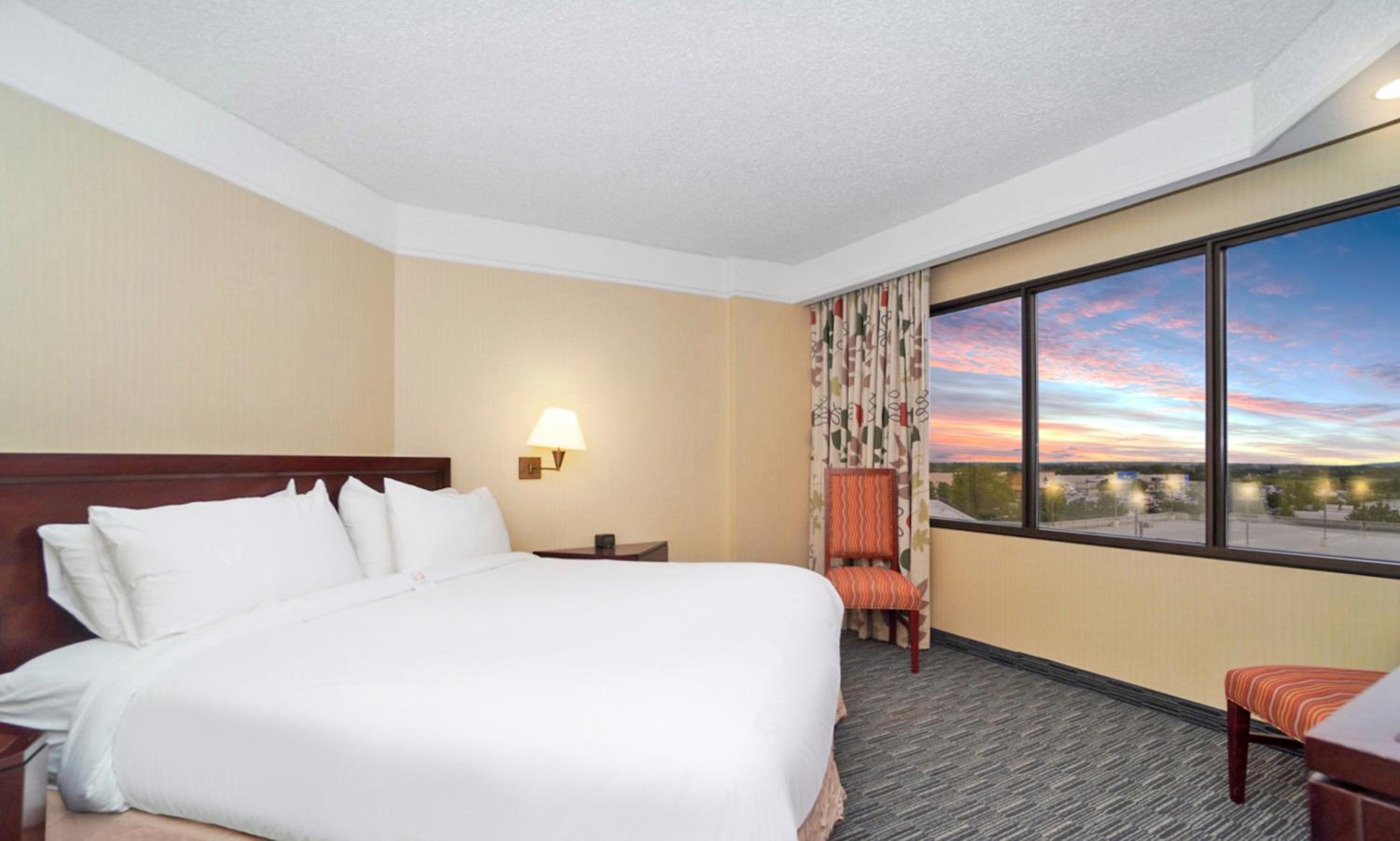 Two-Bedroom Suite - Photo 2