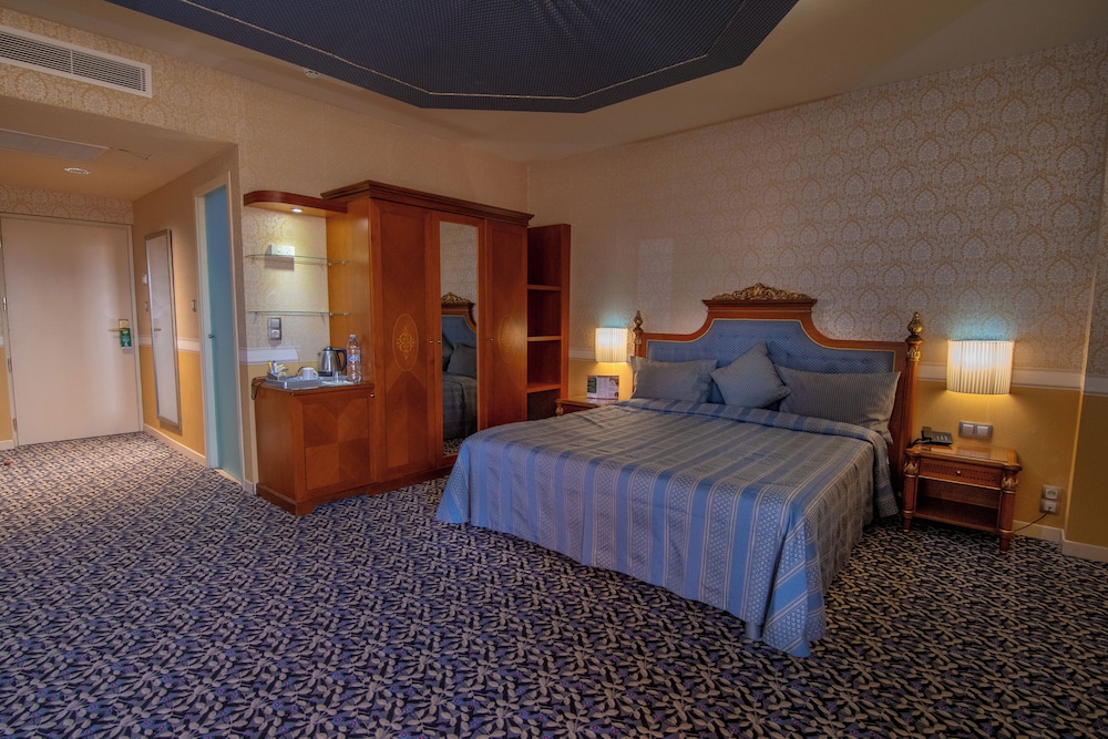 Luxury Suite, Balcony, City View photo 1