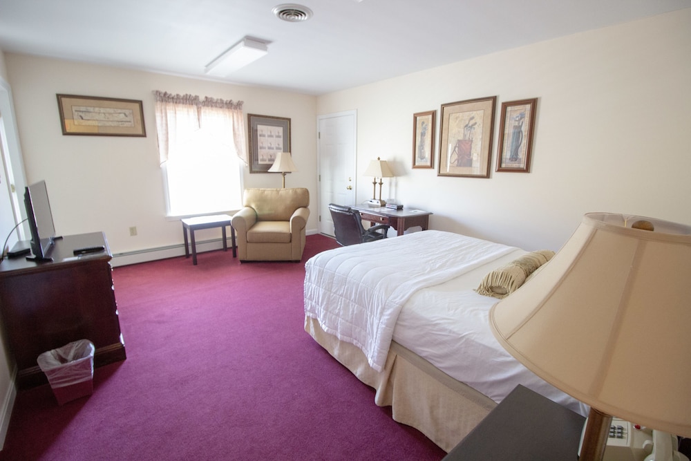 Economy Room