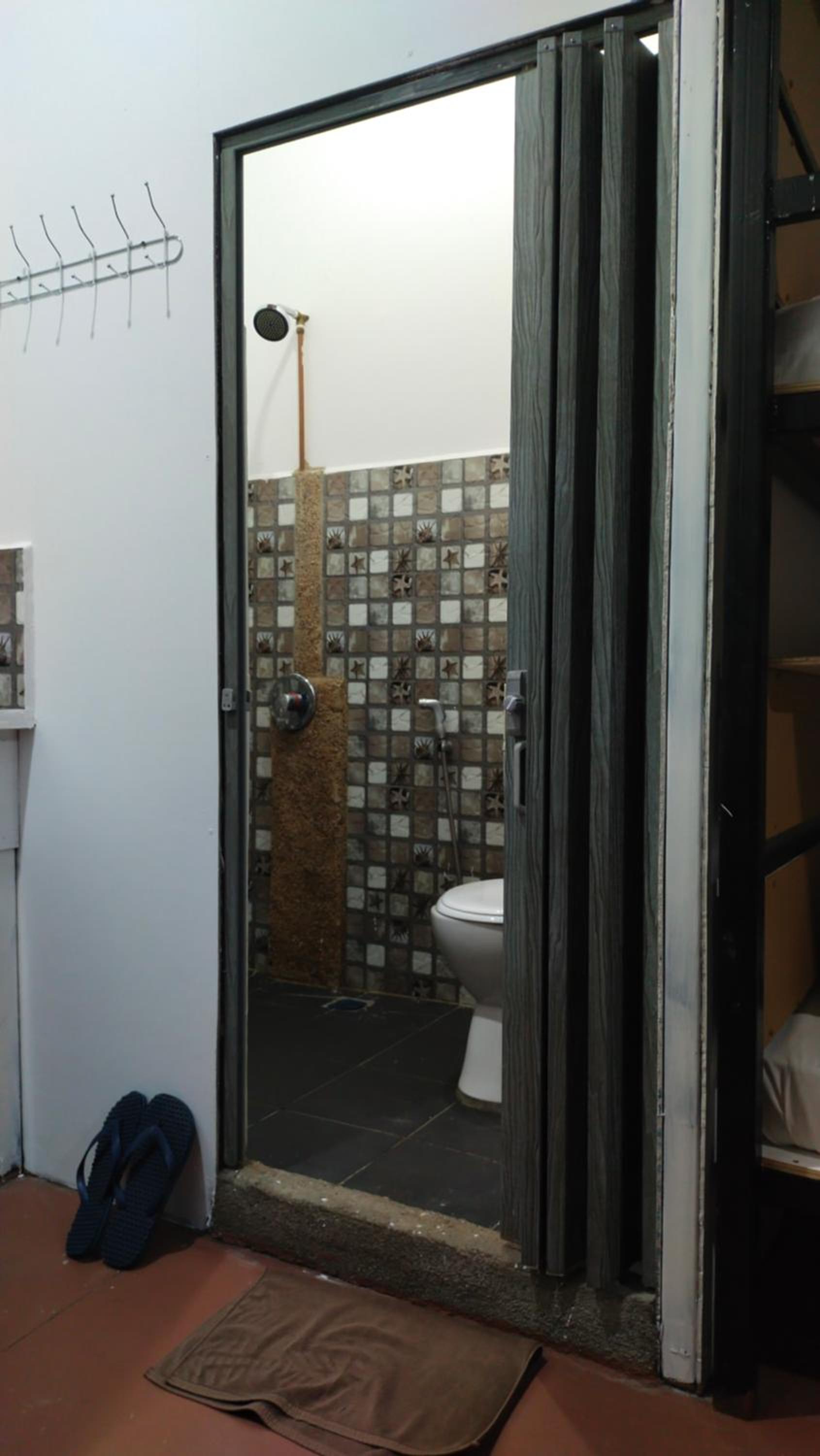 8-Bed Female Dormitory Room photo 1