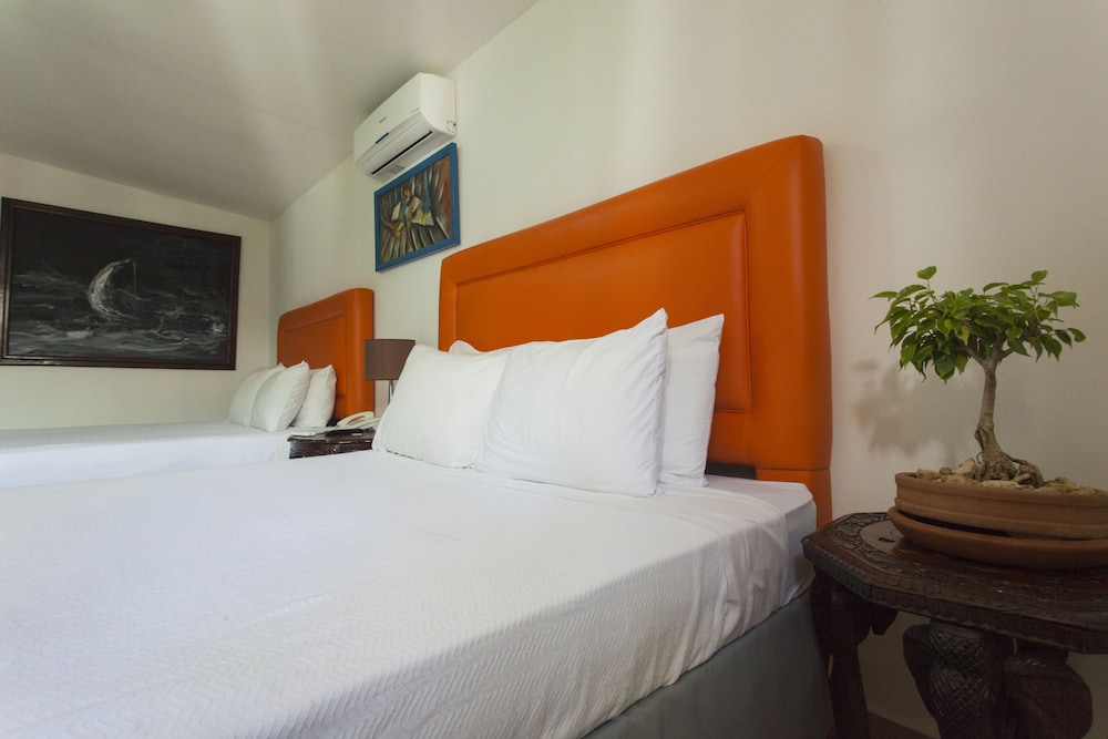 Business Double Room, 2 Queen Beds, Private Bathroom