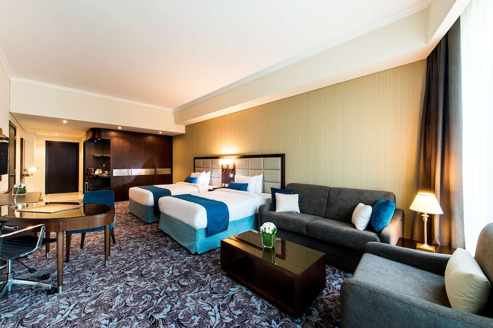 Deluxe Twin Room, Multiple Beds photo 2