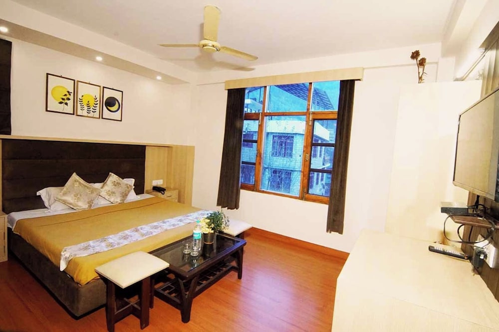 Standard Double Room - Photo 3