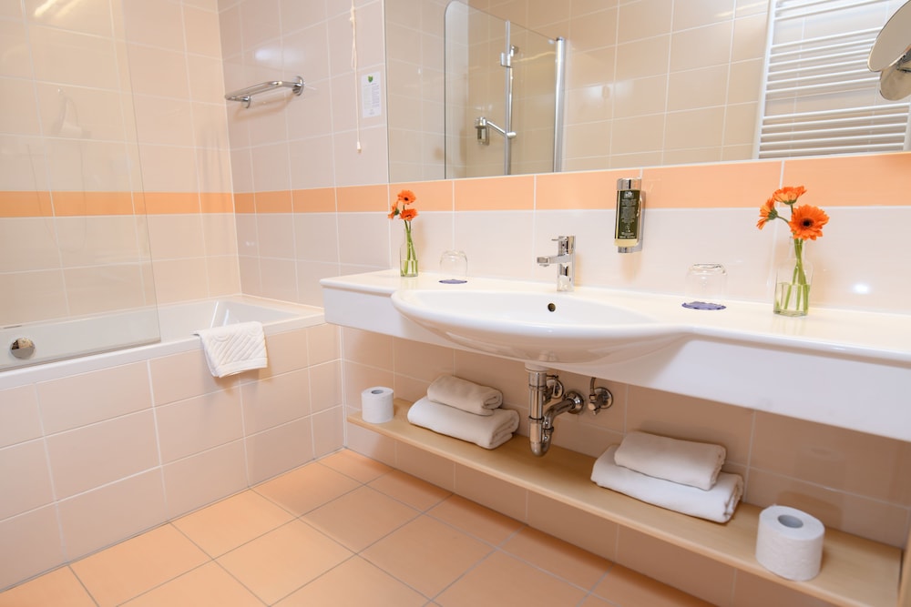 Superior Twin Room, 1 Double or 2 Twin Beds (Main Building) photo 2