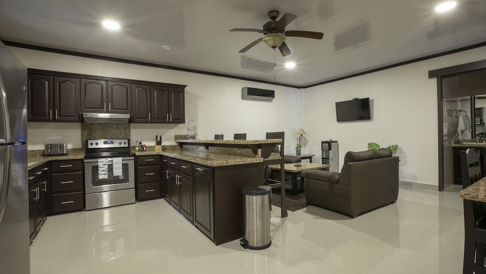 2 Bedroom Kitchen Suite photo 3