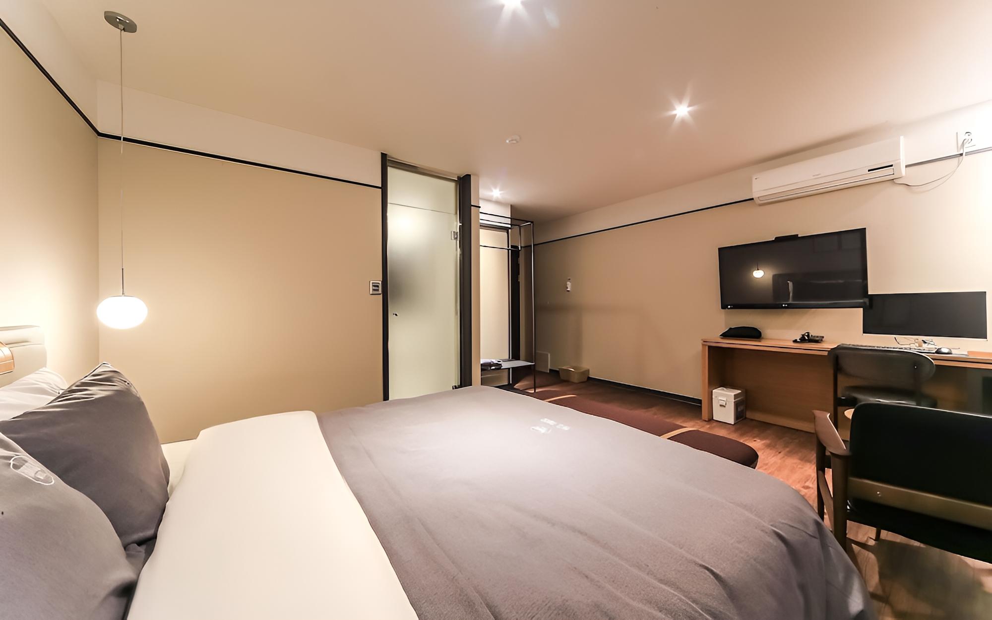 Room (Deluxe (free Netflix viewing (bathtub) - Photo 9