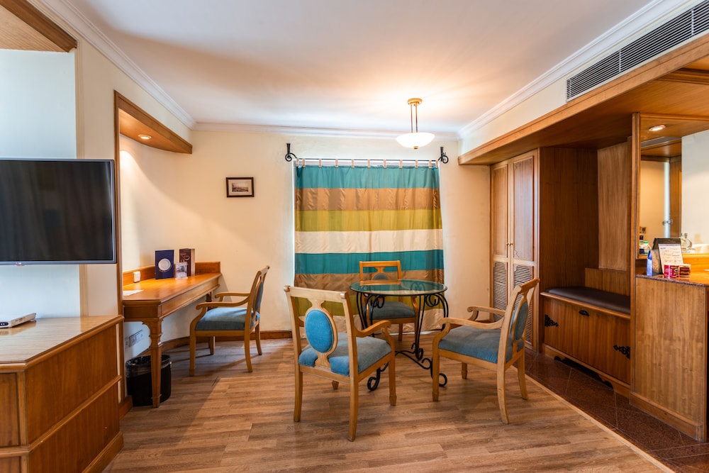 Super Deluxe Room - Photo 2