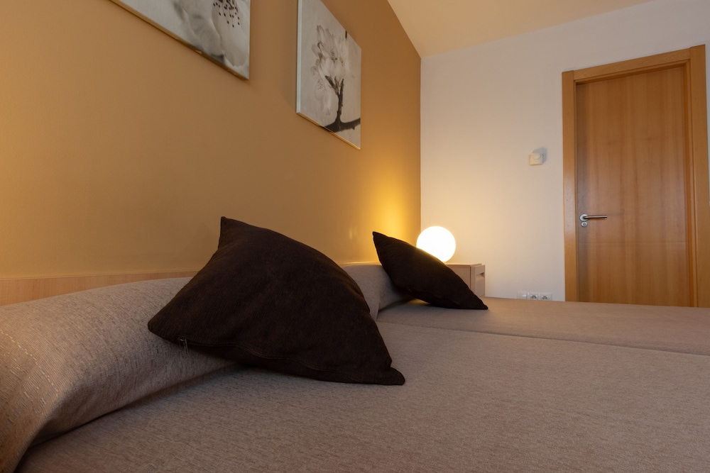 Double Room - Photo 3