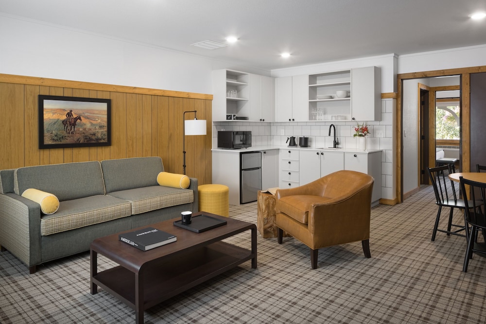 Glenn'S Backcountry Suite