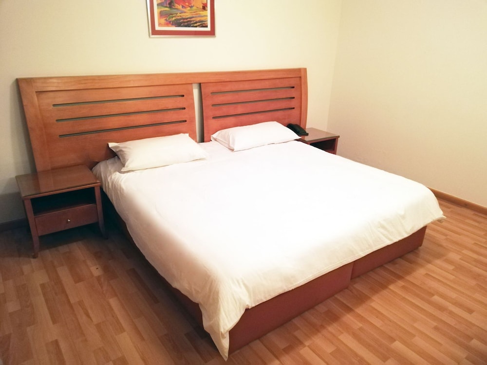Suite, 3 Bedrooms, Smoking, Kitchenette