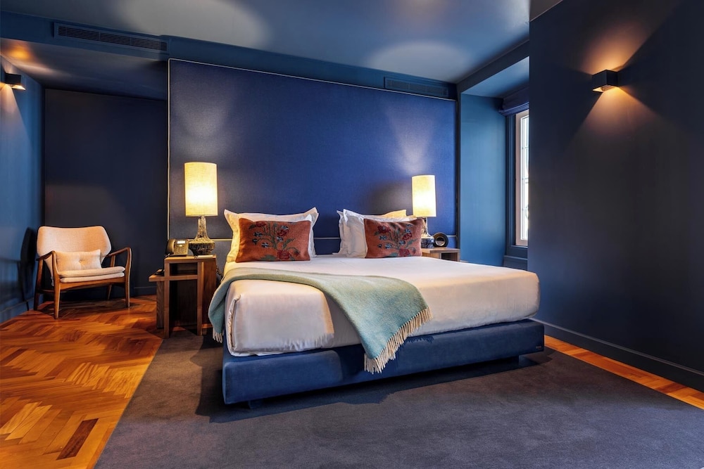 Deluxe Room, City View