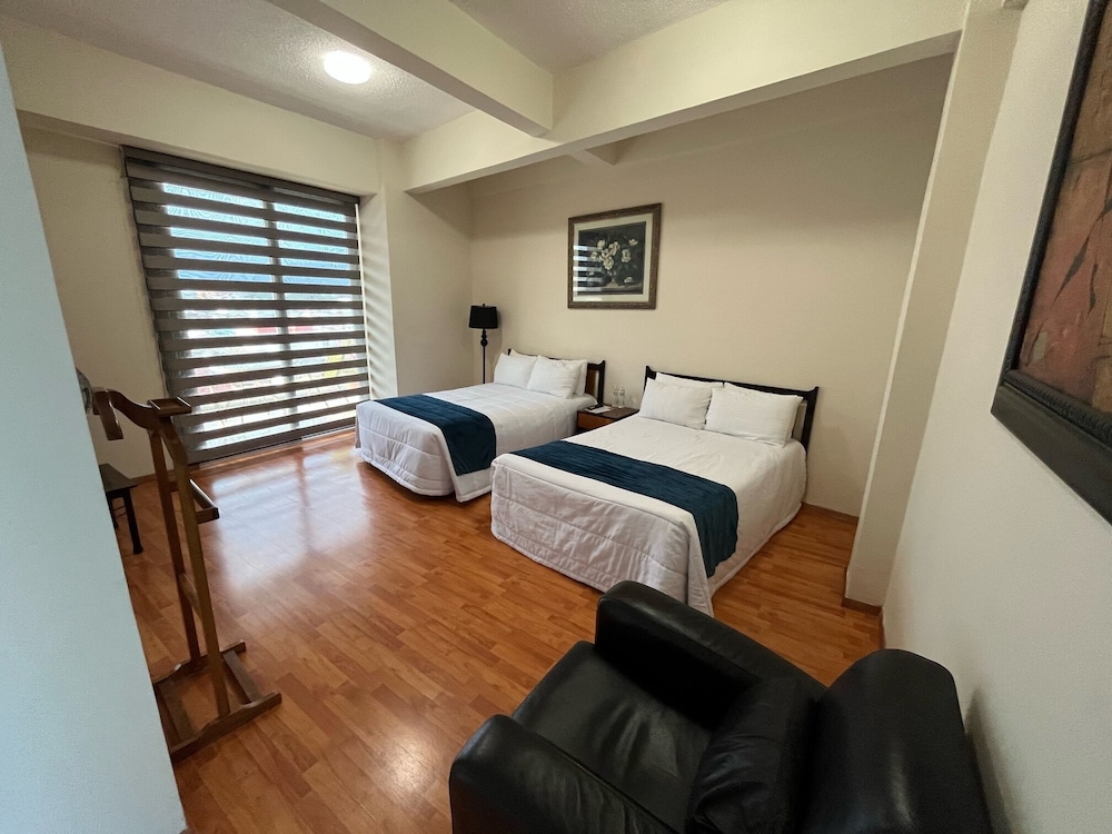 Family Suite, 2 Bedrooms, Accessible, Corner photo 1
