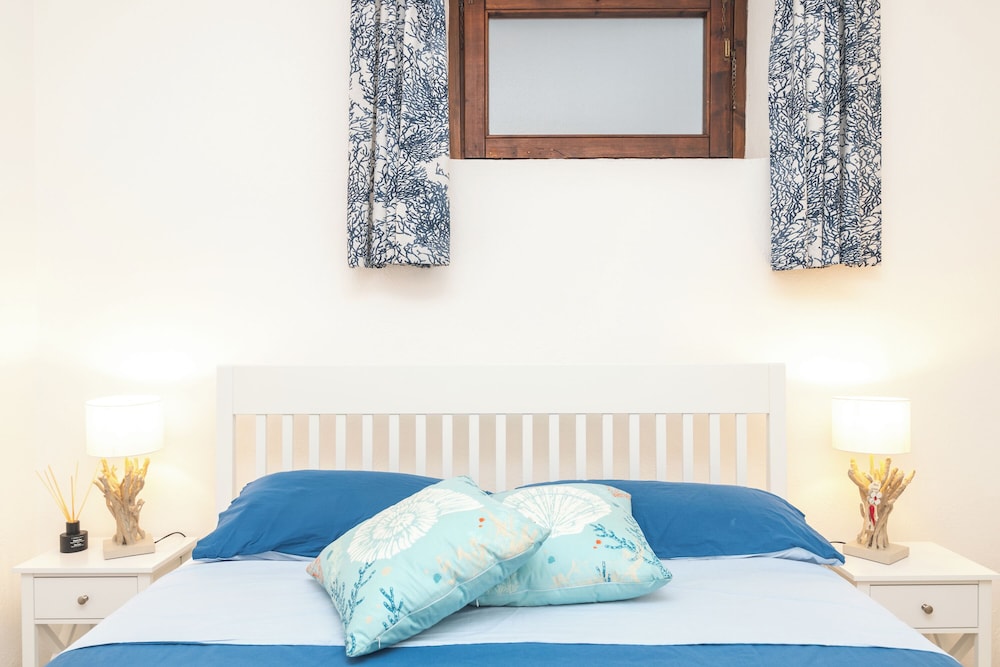 Family Apartment, Multiple Bedrooms (I Fari 72 600m From The Beach)