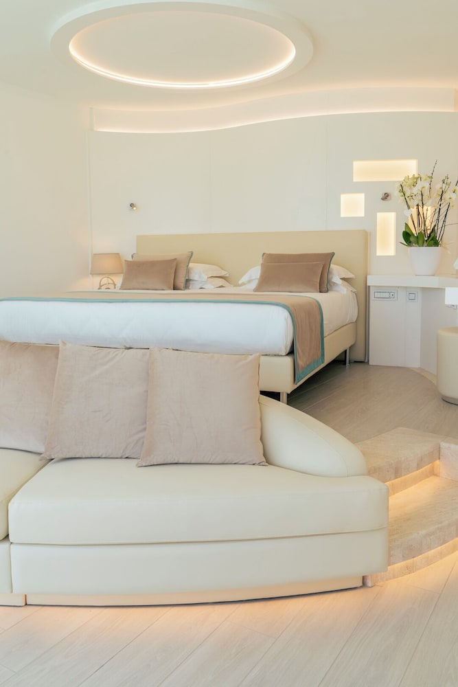 Deluxe Double or Twin Room, Patio, Pool View