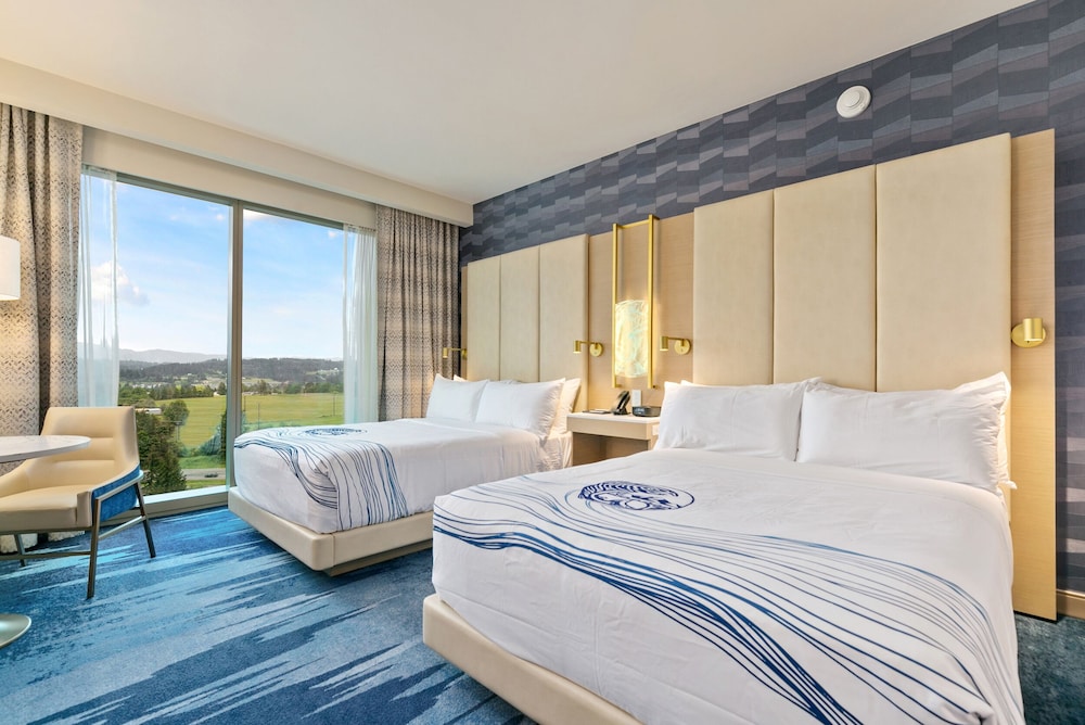 Deluxe Room, 2 Queen Beds photo 2
