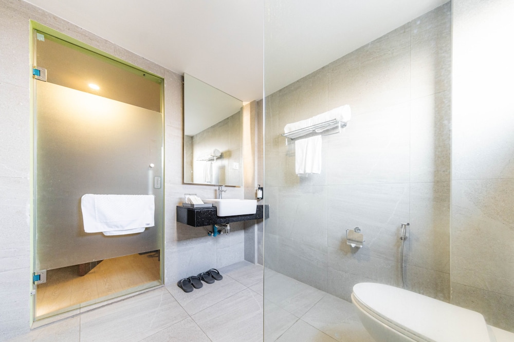 Standard Double or Twin Room - Photo 7