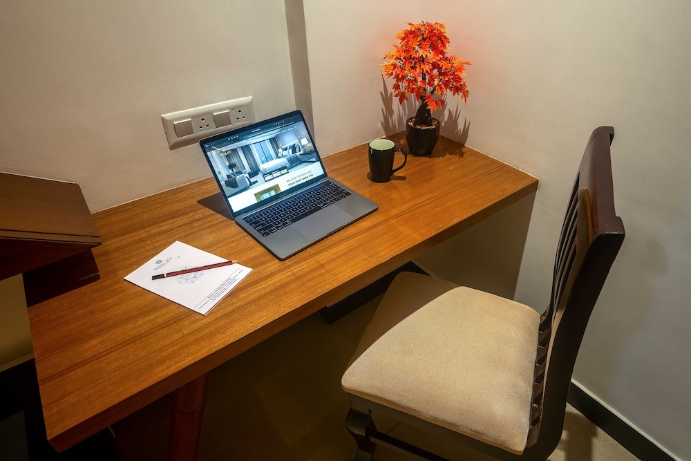 Executive Room - Photo 3