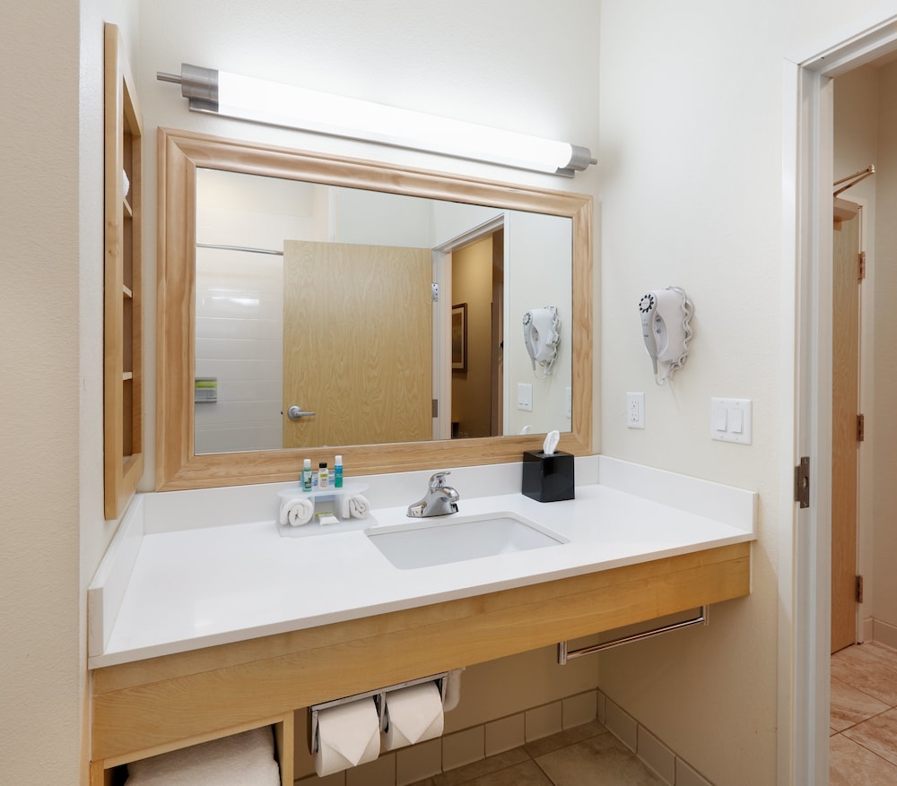 Suite, 1 King Bed with Sofa bed, Accessible (Hearing)