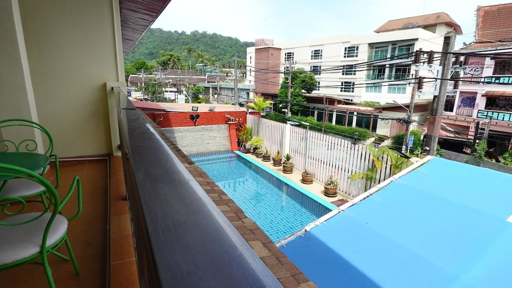 Deluxe Triple room with Balcony - Photo 17