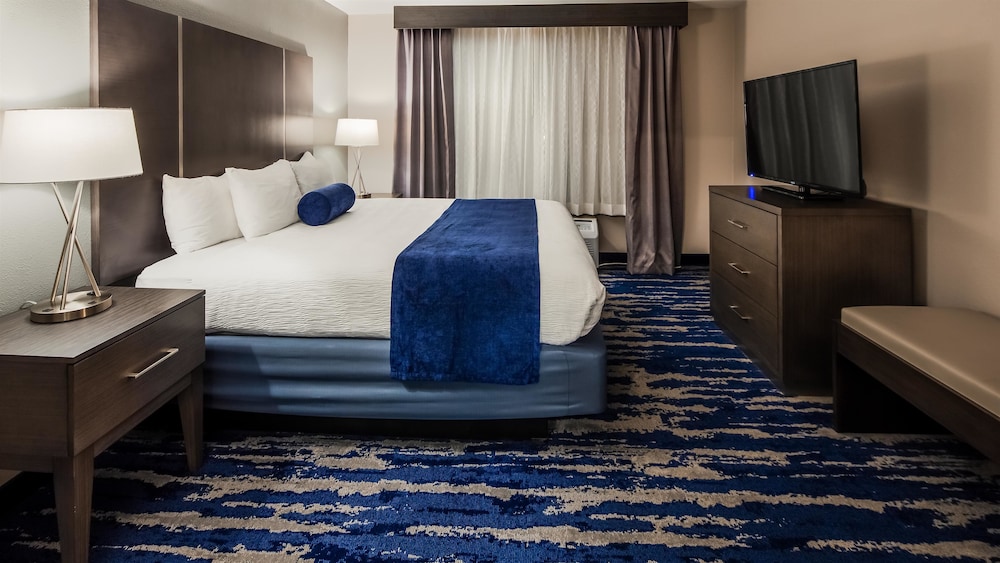 Suite, 1 King Bed, Non Smoking, Kitchenette (Dining Table;Living Room) photo 2
